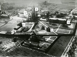 Luftbild der Arbeitsanstalt Brauweiler und der Kirche St. Nikolaus aus dem Jahr 1930.